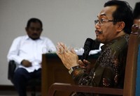 Dalam kesaksianya, Mentan Suswono juga mengaku pernah datang ke kediaman Bunda Putri di Pondok Indah. Suswono hendak mengklarifikasi seseorang bernama Tuti yang mengaku sebagai adik Wapres Boediono. Lamhot Aritonang/detikFoto.