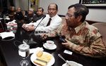 Mahfud MD dan Sejumlah Hakim Kumpul di MK