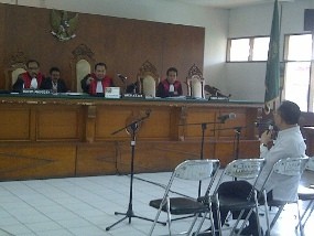 Dada Rosada Stres Dimintai Uang Terus oleh Hakim Setyabudi