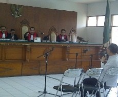 5 Jam Jadi Saksi Sidang Suap Hakim, Dada Rosada: Cape Pisan!