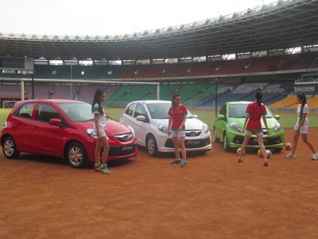 Mobil Murah Tak Perlu Dibatasi