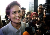 Minggu ini memang penyidik KPK terus memanggil beberapa pihak yang ikut dalam pembahasan pemberian FPJP dan penentuan Bank Century sebagai bank gagal berdampak sistemik. Pihak-pihak yang diperiksa minggu ini antara lain dua mantan gubernur BI, yakni Darmin Nasution dan Agus Martowardoyo. Lamhot Aritonang/detikFoto.