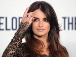 Lekuk Tubuh Penelope Cruz Pasca Melahirkan