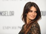Lekuk Tubuh Penelope Cruz Pasca Melahirkan