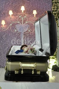 Ibu Diana kankernya udah sembuh, tinggal lambungnya. Sebulan lalu, lambungnya sakit, ujar Etha yang merupakan kakak ipar Diana. Noel/detikHOT.