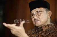Namun, sang presiden ketiga Indonesia ini bilang, ide pembuatan pesawat dalam negeri bukanlah idenya.