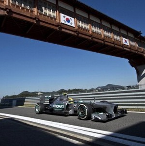 Lagi, Hamilton Ungguli Vettel dan Catat Waktu Tercepat