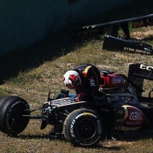 Hamilton Tercepat, Kimi Crash