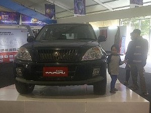 Esemka Mejeng di Parkir Timur Senayan