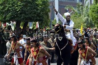 Pangeran Diponegoro ikut dalam rombongan defile.