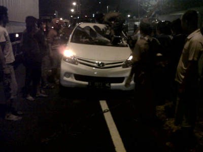 Mobil Rombongan Takziah Tabrak Truk, 3 Orang Tewas