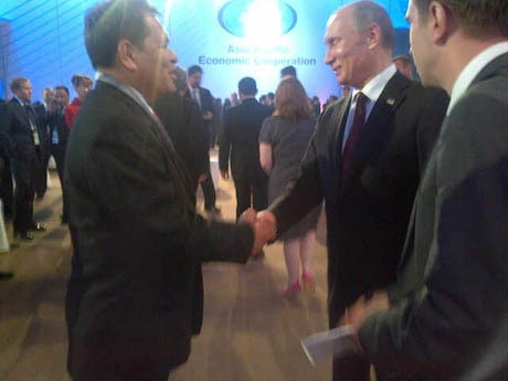 Benang Merah Vladivostok-Saint Petersburg-Bali