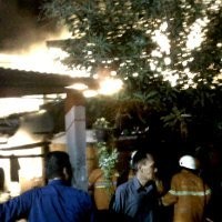 Api Belum Padam, 19 Rumah Aspol Ketintang Ludes