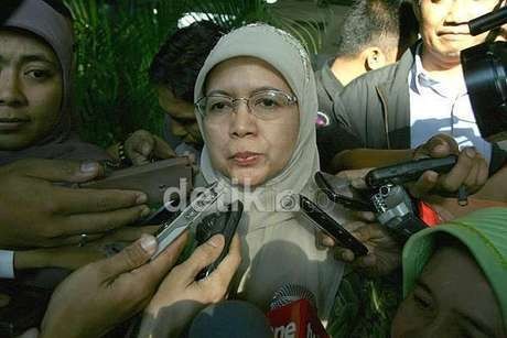 Wanita Mirip Chairun Nisa Pernah Datang ke Ruangan Akil