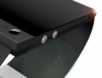     Beberapa bulan lalu, Google telah mempublikasikan paten smartwatch. Paten ini memperlihatkan secara detail sebuah jam tangan dengan user interface yang mirip dengan Google Glass. Terdapat dua touchpad pada wristband-nya. (Kredit foto: vrzone)