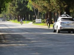 Jalan-jalan di Kantor Google yang Luas & Nyaman