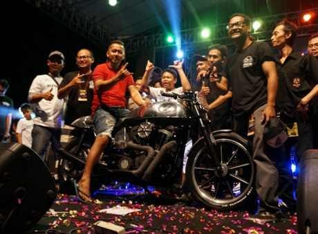 Bos Distro Asal Malang, Beruntung Dapat Moge Harley Modif