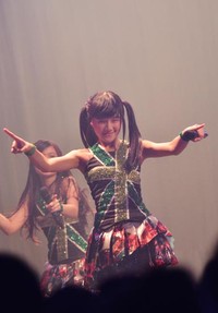 Meskipun baru pembagian rapor, tapi tak menghalangi Cindy Gulla untuk datang ke Bogor.