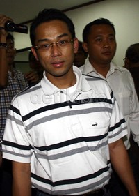 Yudi meninggalkan ruang sidang seusai memberikan kesaksian. Lamhot Aritonang/detikFoto.