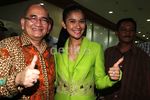 Ruhut Bawa Istri ke Rapat Komisi III