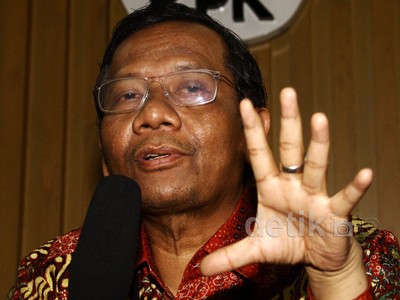 Mahfud MD Sambangi KPK Bahas Akil Mochtar