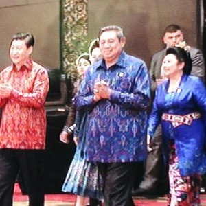 Ketika Para Pemimpin Ekonomi di Asia Pasifik Kenakan Endek Bali