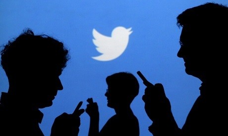 Di Bawah Bayang-Bayang Awan Gelap Facebook