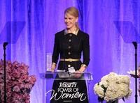 Di acara tersebut, Nicole Kidman berkesempatan memberikan sedikit pidatonya. Ia juga tampak percaya diri. Jason Merritt/Getty Images/AFP.