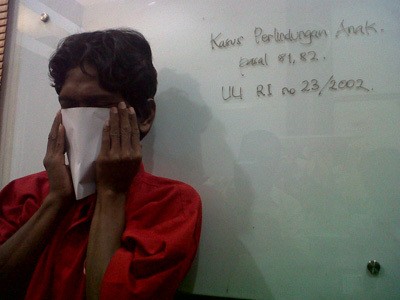 Seorang Bapak Tega Cabuli Dua Anak Kandungnya