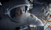 Sementara Stone, ia didera ketakutan luar biasa, meskipun jauh di lubuk hatinya Stone tak memiliki semangat hidup pasca kematian sang anak karena kecelakaan. Warner Bros/Entertainment Inc.