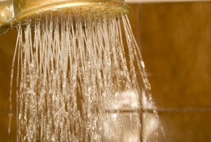 Studi: Kepala Shower yang Kotor Picu Timbulnya Risiko Infeksi Paru