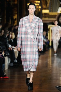 Stella McCartney. Fall/Winter 2013. Paris Fashion Week 2013. [Photo by Pascal Le Segretain/Getty Images]