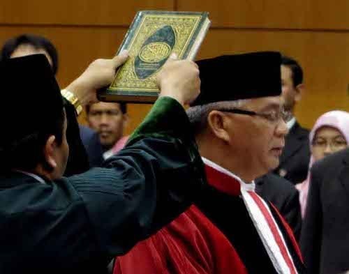 Chairun Nisa Kenalkan Cornelis kepada Akil Mochtar