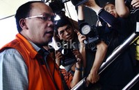 Cornelis Nalau langsung masuk ke gedung KPK. Lamhot Aritonang/detikFoto.
