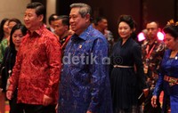 Presiden SBY menyambut para pemimpin ekonomi anggota APEC.