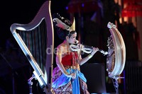 Para pemimpin ekonomi anggota APEC juga dihibur kesenian tradisional.