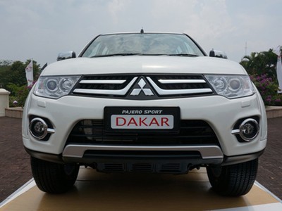 New Pajero Sport Meluncur