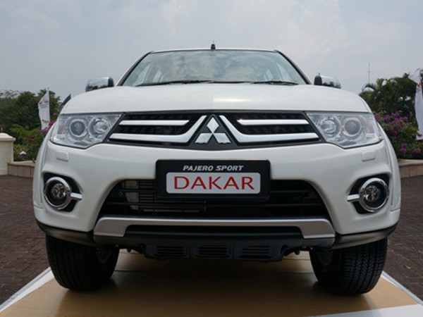 New Pajero Sport Meluncur