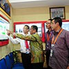 Dahlan Iskan Tinjau Telkom War Room KTT APEC 2013