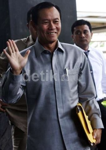 Komjen Sutarman: Jangan Ragu Gunakan Senjata Jika Terancam