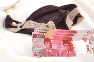 Jika Ingin Lebih, Tarif Kopi Pangku Rp 100 Ribu-an