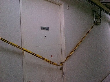 2 Pembunuh Holly Ada di Apartemen, Apa Peran Mereka?