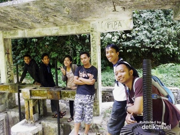 Menikmati Anggunnya Curug Lawe, Semarang