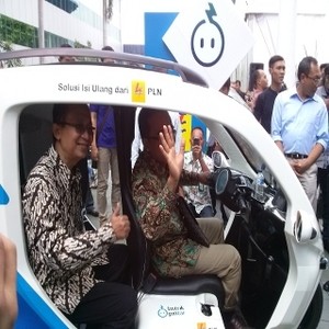 PLN Pamer Aneka Mobil Listrik di Kantornya, Lihat Yuk..