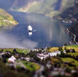 Tilt-Shift, Obyek Mini Sensasi Maxi