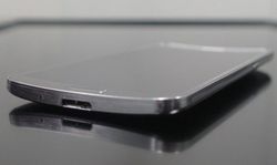 Galaxy Round, Android Layar Lengkung Pertama