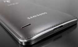 Galaxy Round, Android Layar Lengkung Pertama