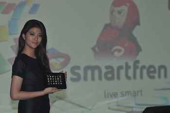     Tablet Andromax Tab 8.0 dilengkapi dengan OS Android 4.2 Jelly Bean, prosesor Dual Core 1.5 Ghz ARM Cortex-A9 dan teknologi grafis dari perangkat Dual Mali 400.