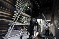Halte Busway Buaran juga tidak bisa digunakan lagi.