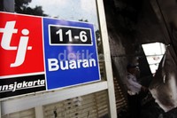 Akibat pembakaran ini, operasional bus TransJ Koridor 11 (Kampung Melayu-Pulogebang) dihentikan.